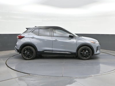 2022 Nissan Kicks SR