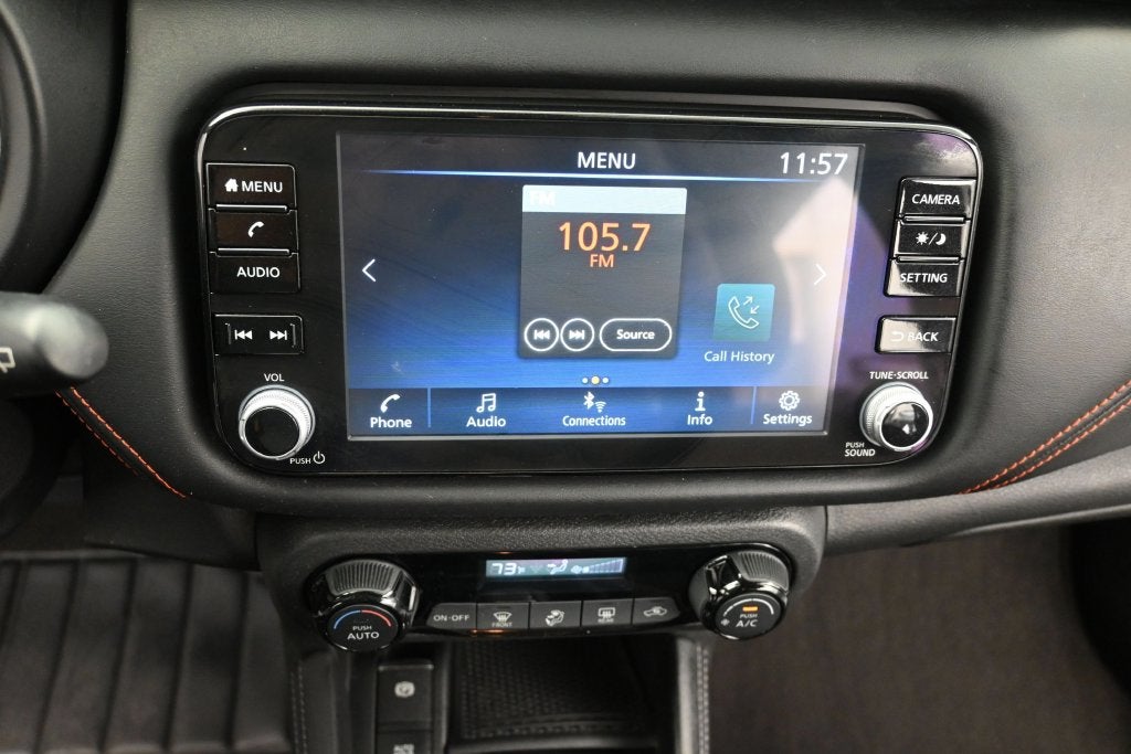 2022 Nissan Kicks SR