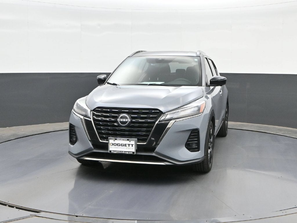 2022 Nissan Kicks SR