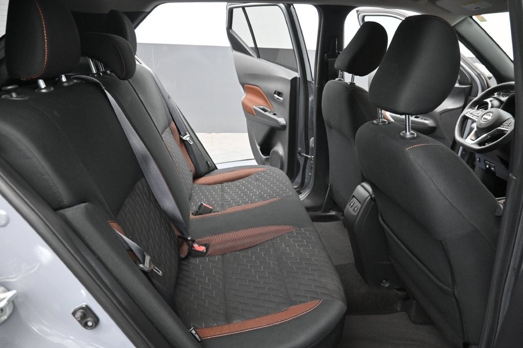 2022 Nissan Kicks SR