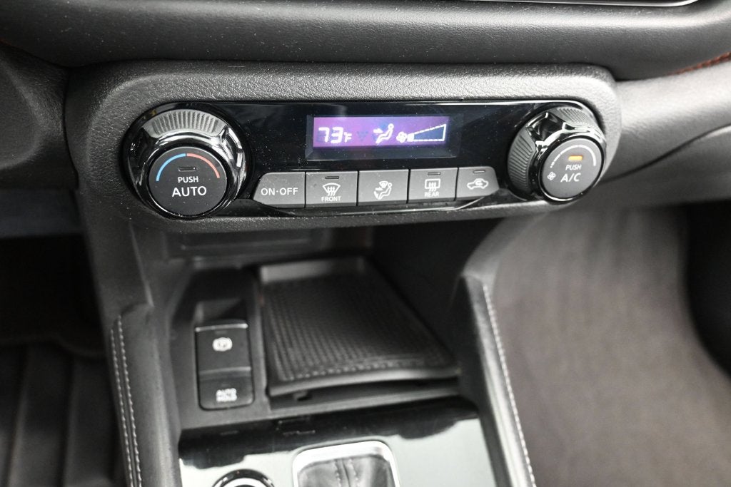 2022 Nissan Kicks SR