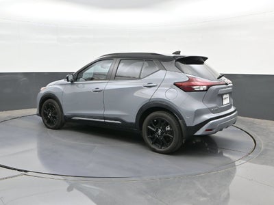 2022 Nissan Kicks SR