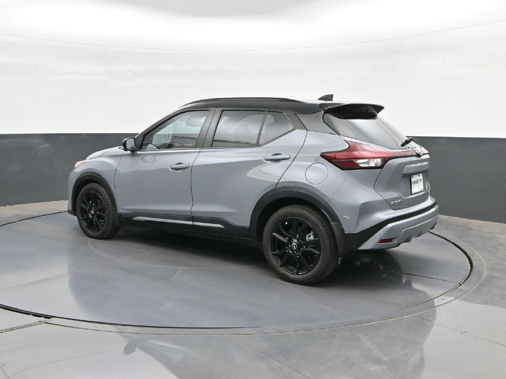 2022 Nissan Kicks SR