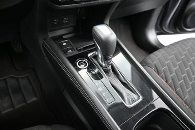 2022 Nissan Kicks SR