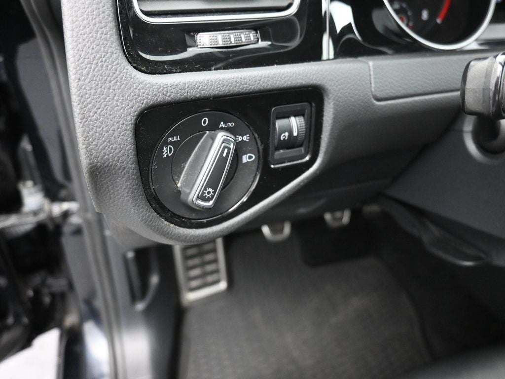 2021 Volkswagen Golf GTI 2.0T SE