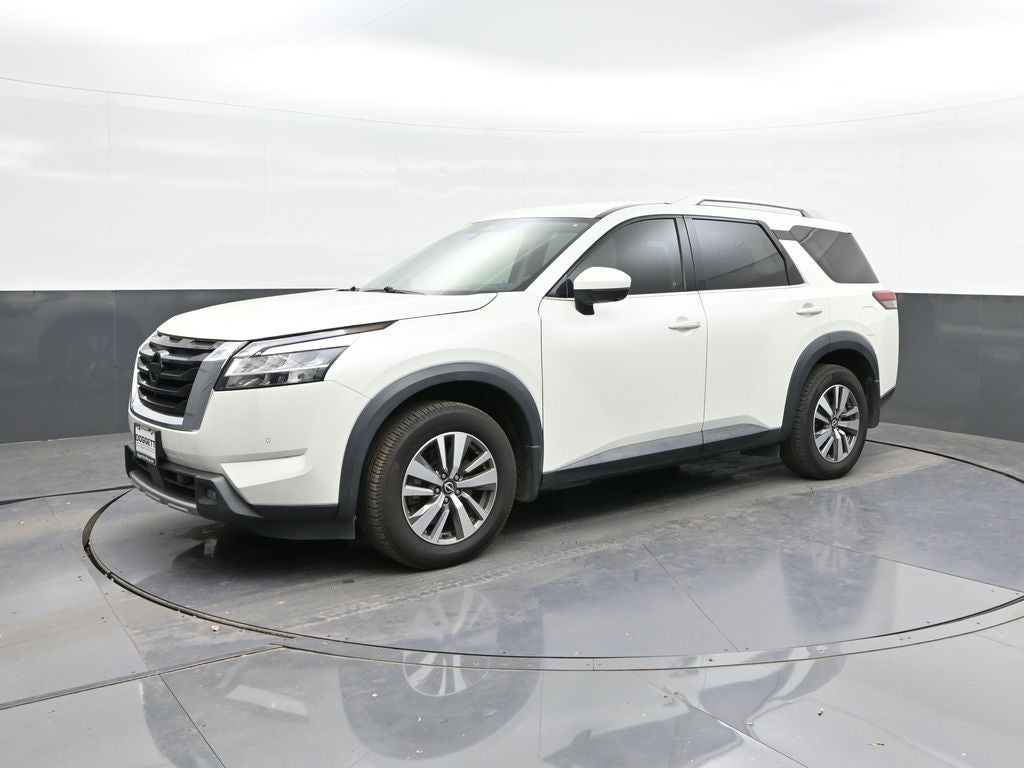2022 Nissan Pathfinder SL