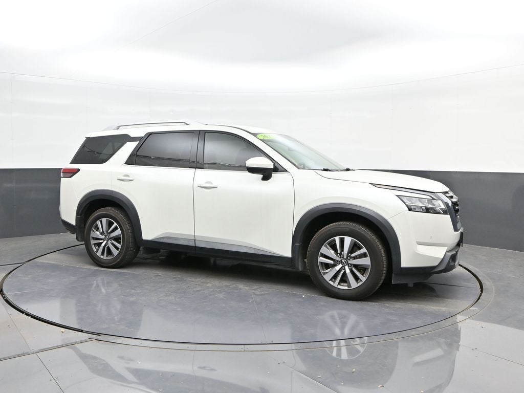 2022 Nissan Pathfinder SL