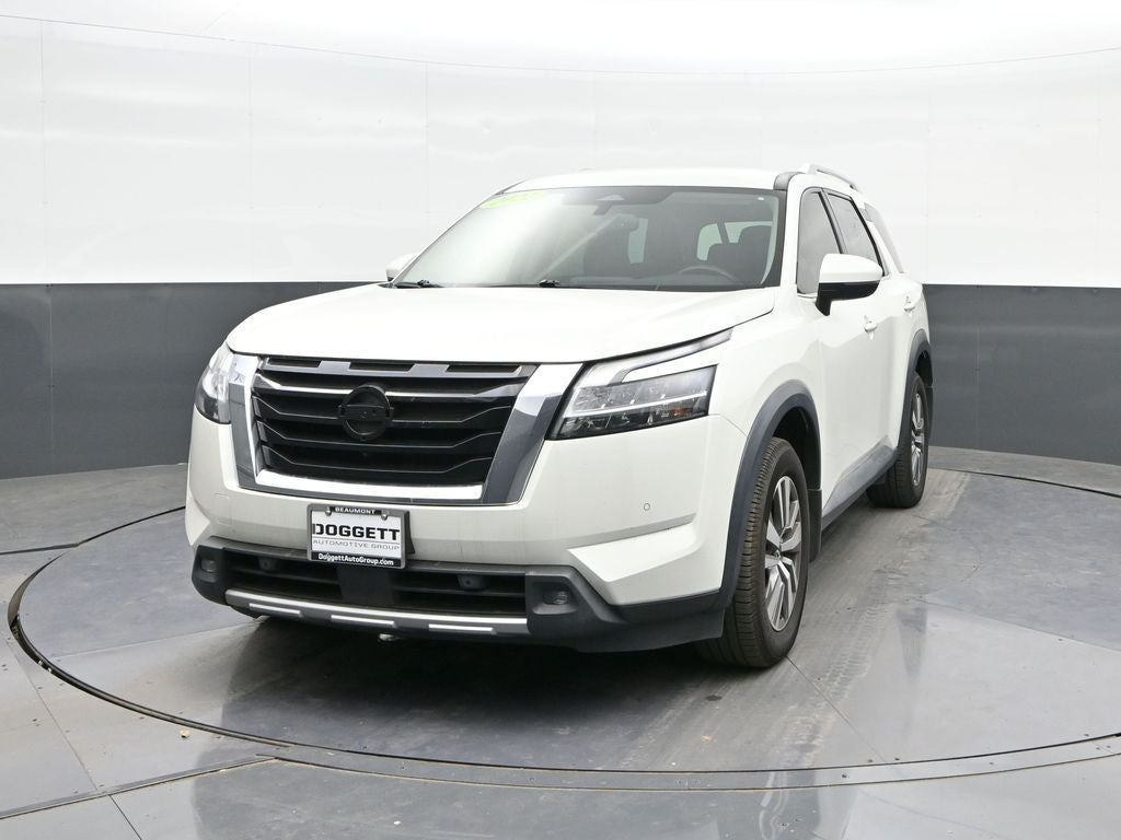 2022 Nissan Pathfinder SL