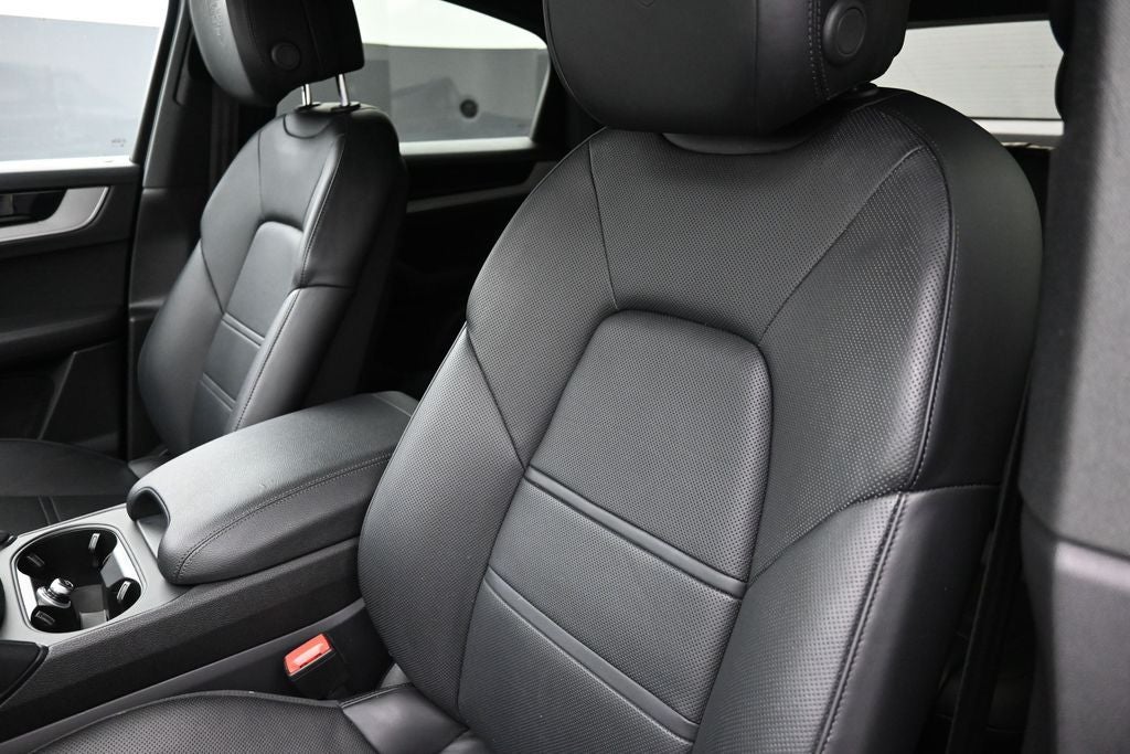 2024 Porsche Cayenne Coupe Base
