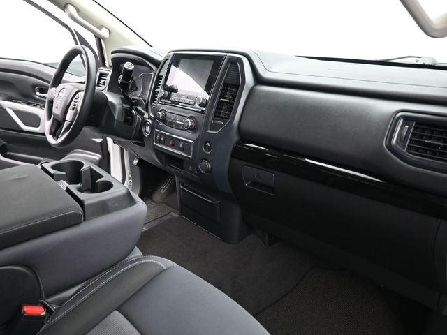 2022 Nissan Titan SV
