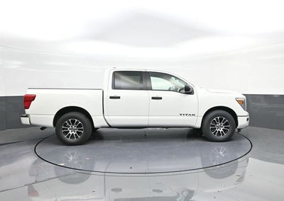 2022 Nissan Titan SV
