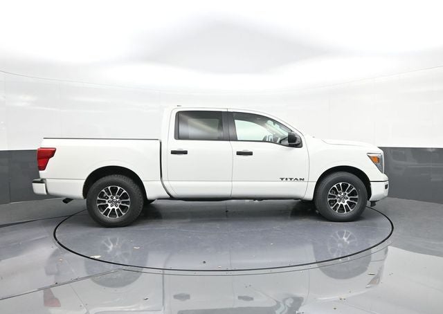2022 Nissan Titan SV