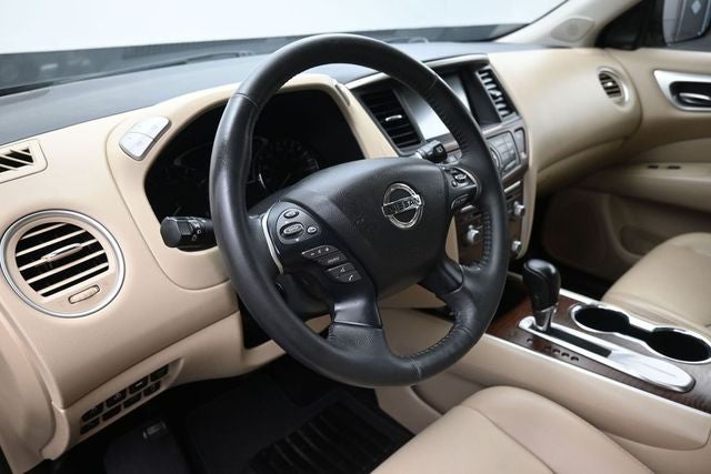 2017 Nissan Pathfinder Platinum
