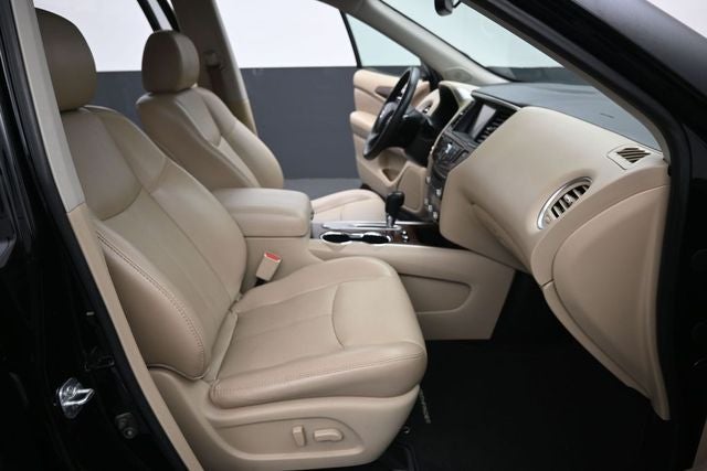 2017 Nissan Pathfinder Platinum