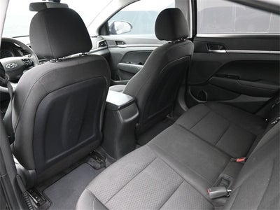 2020 Hyundai Elantra SE Black / Black