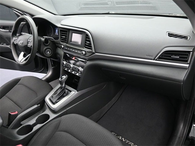 2020 Hyundai Elantra SE Black / Black
