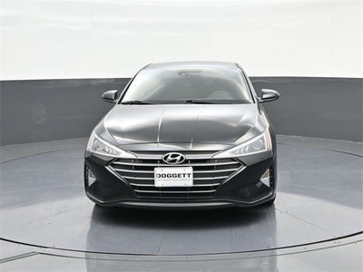 2020 Hyundai Elantra SE Black / Black