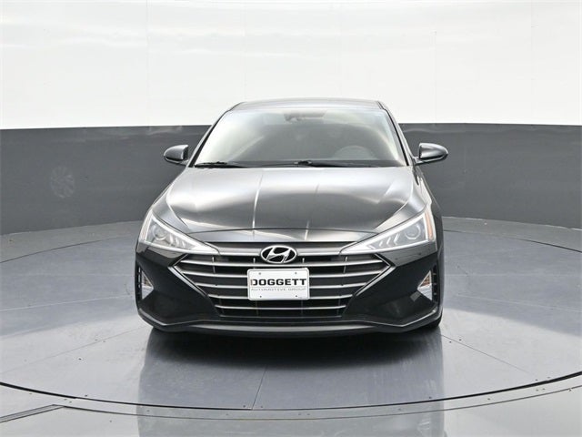 2020 Hyundai Elantra SE Black / Black