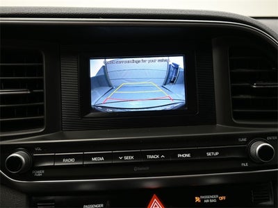 2020 Hyundai Elantra SE Black / Black