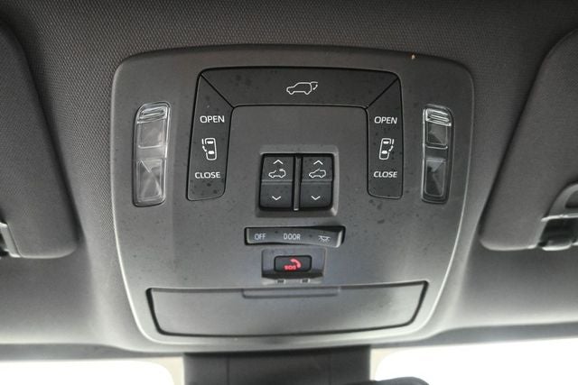 2024 Toyota Sienna Woodland Edition