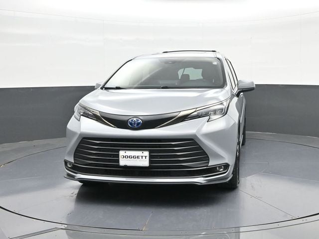 2024 Toyota Sienna Woodland Edition