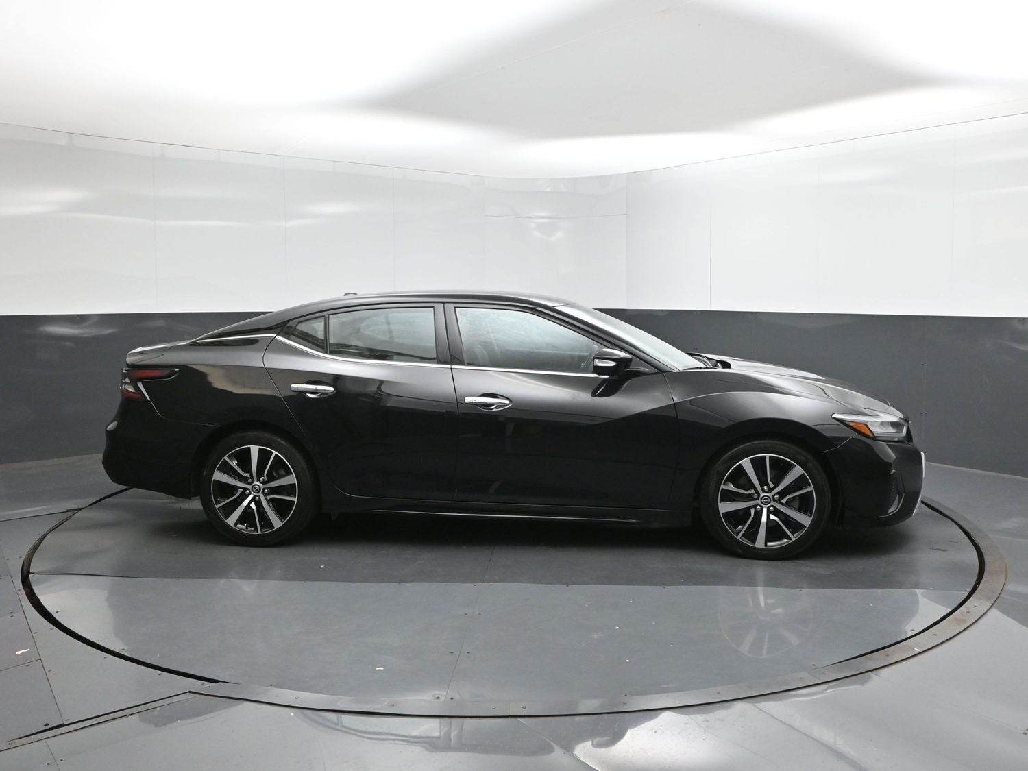 2023 Nissan Maxima SV