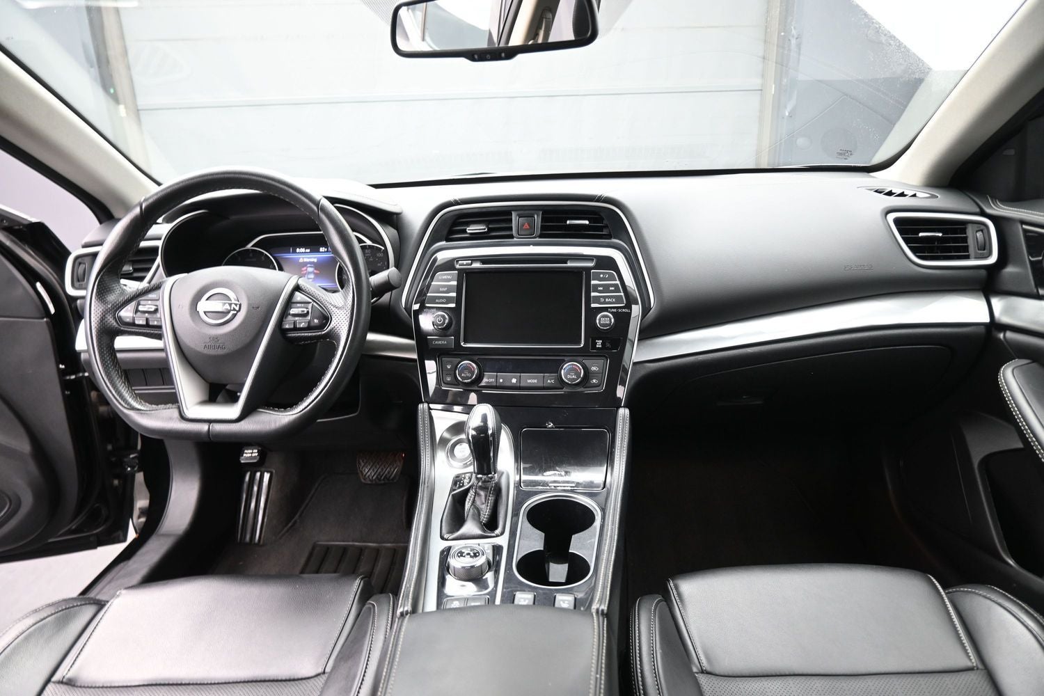 2023 Nissan Maxima SV
