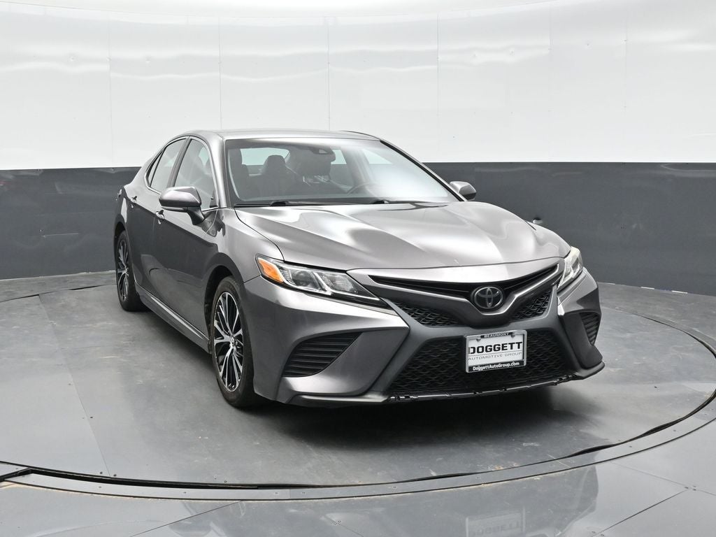 2020 Toyota Camry SE