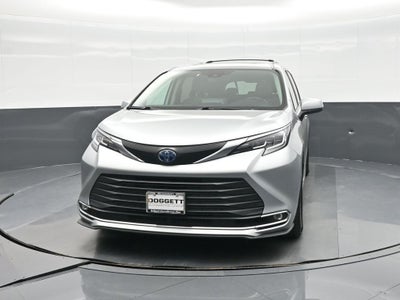 2021 Toyota Sienna XLE 8 Passenger