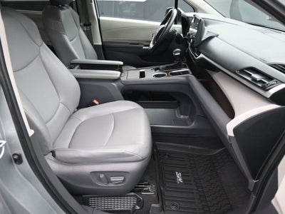 2021 Toyota Sienna XLE 8 Passenger