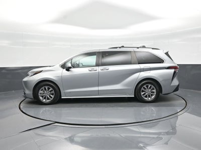 2021 Toyota Sienna XLE 8 Passenger