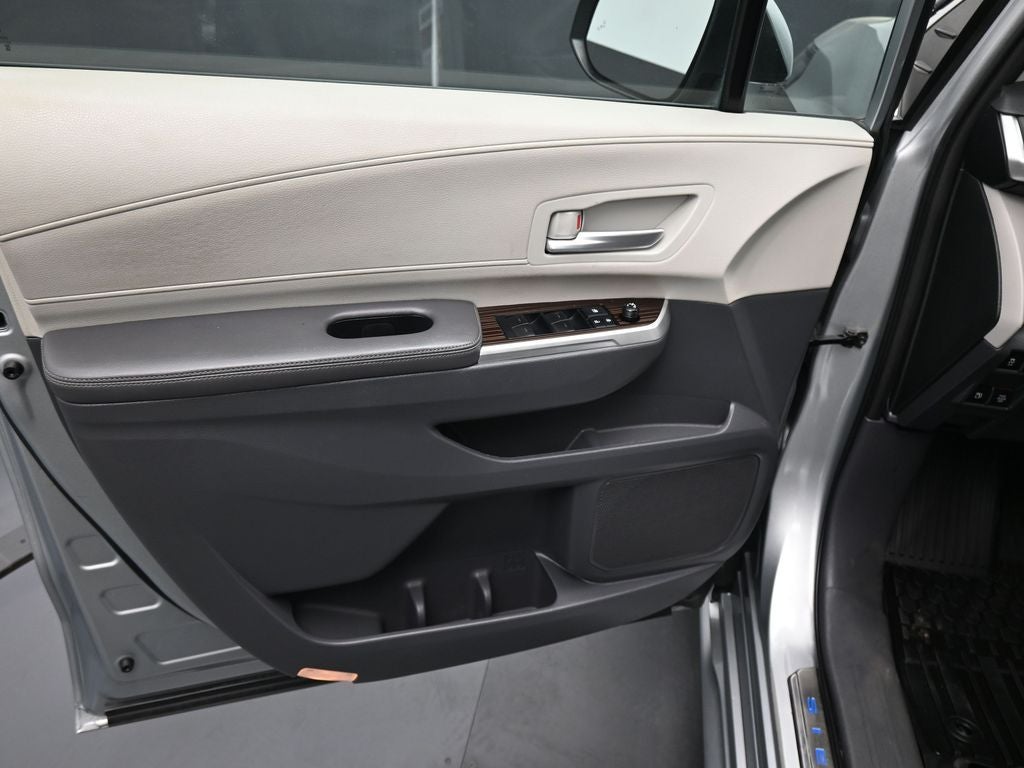 2021 Toyota Sienna XLE 8 Passenger